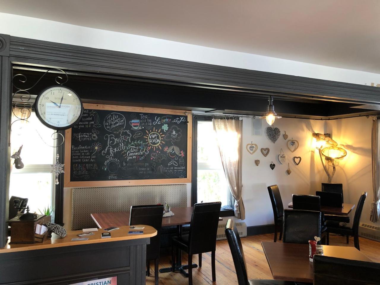 Auberge D'Anjou-Cocooning Cafe Petit Rocher Dış mekan fotoğraf